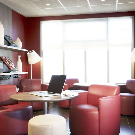 Campanile Brest - Aeroport 3*