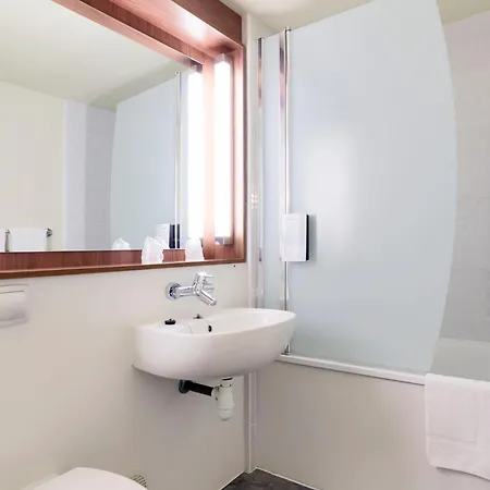 Campanile Brest - Aeroport Szálloda 3*